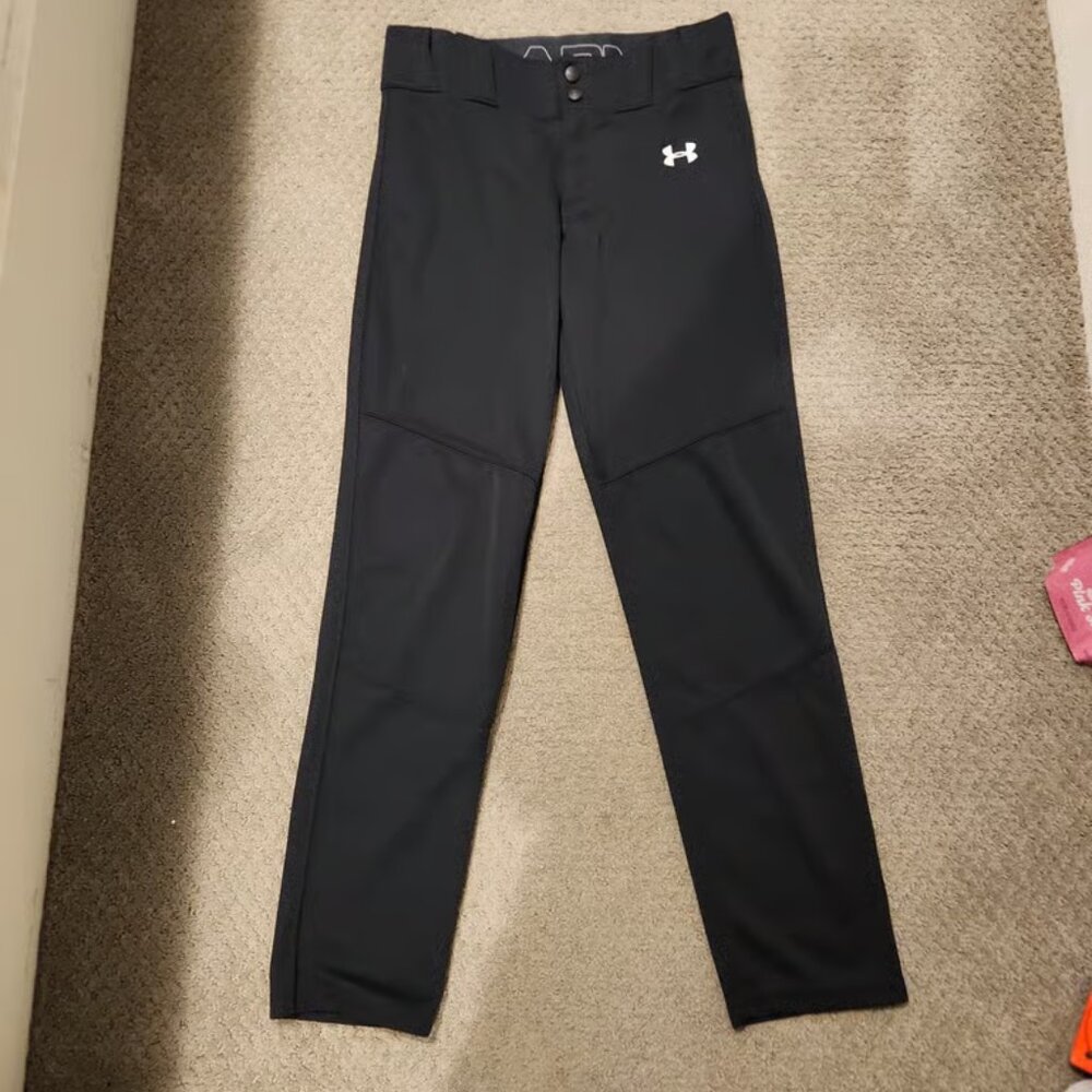 Under Armour HEATGEAR YXL. Worn ONCE Medium 28" inseam